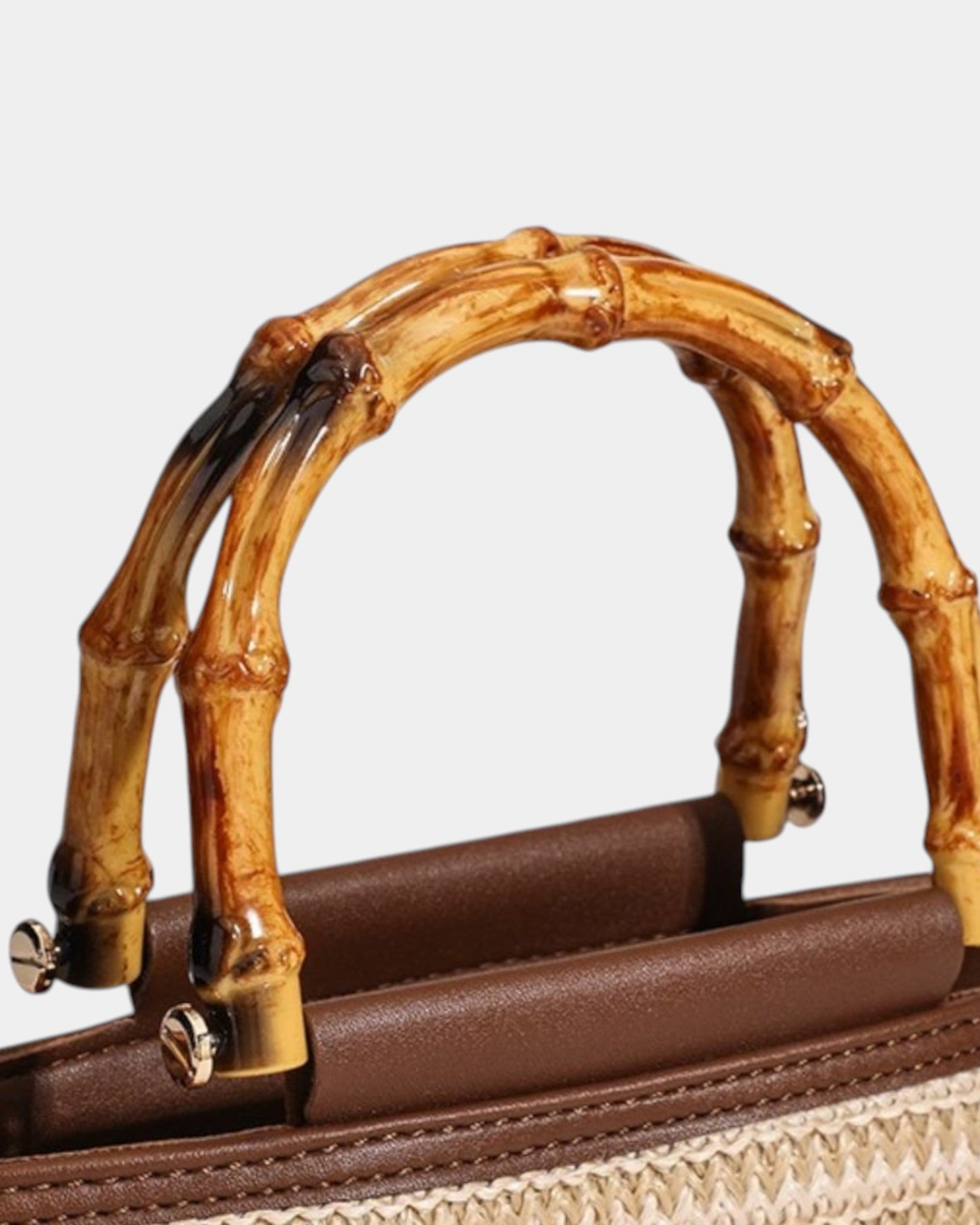 Anselina — Borsa intrecciata con manico bambù Aurea Montiel
