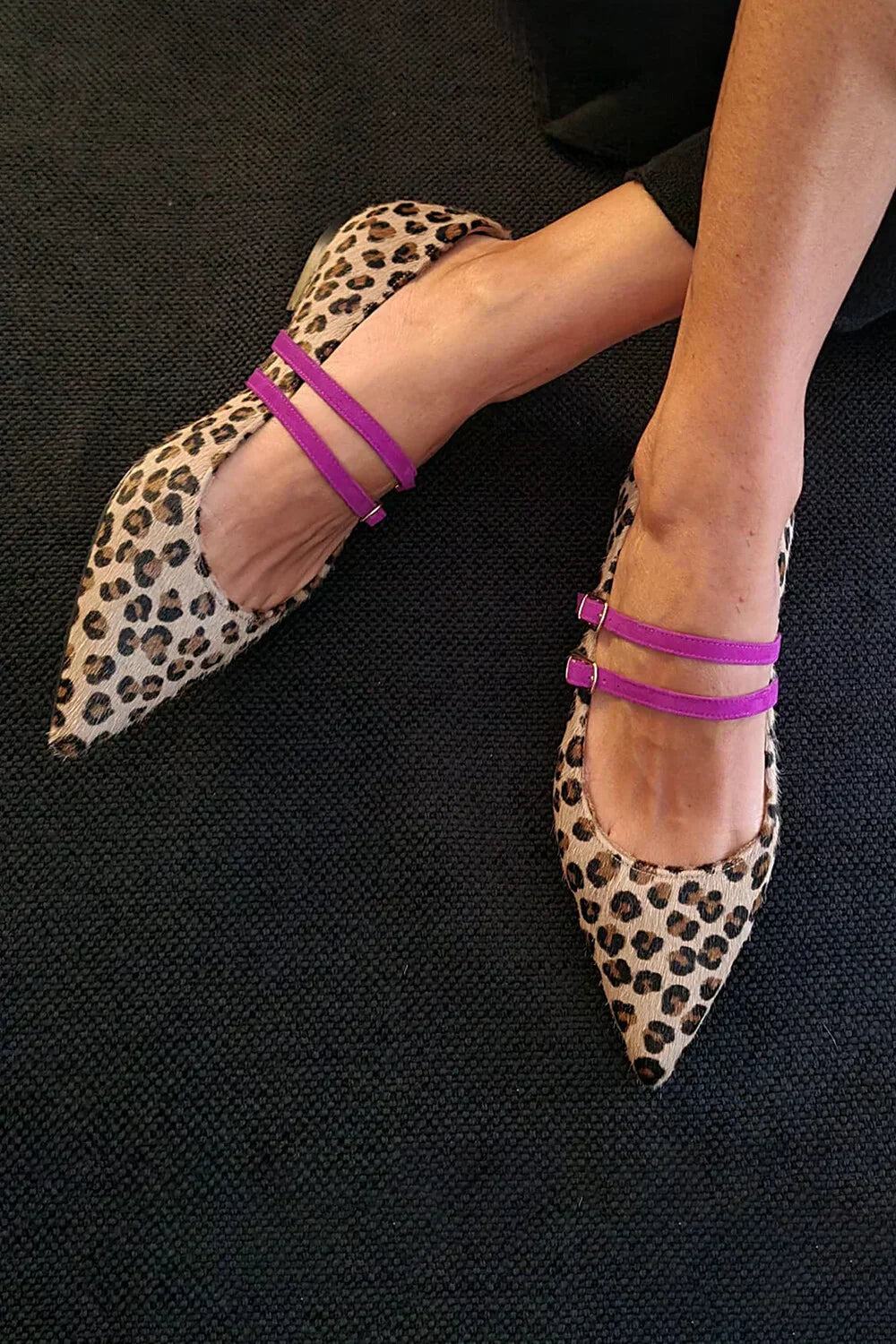SCARPE DÉCOLLETÉ LEOPARDATE CON DOPPIO CINTURINO