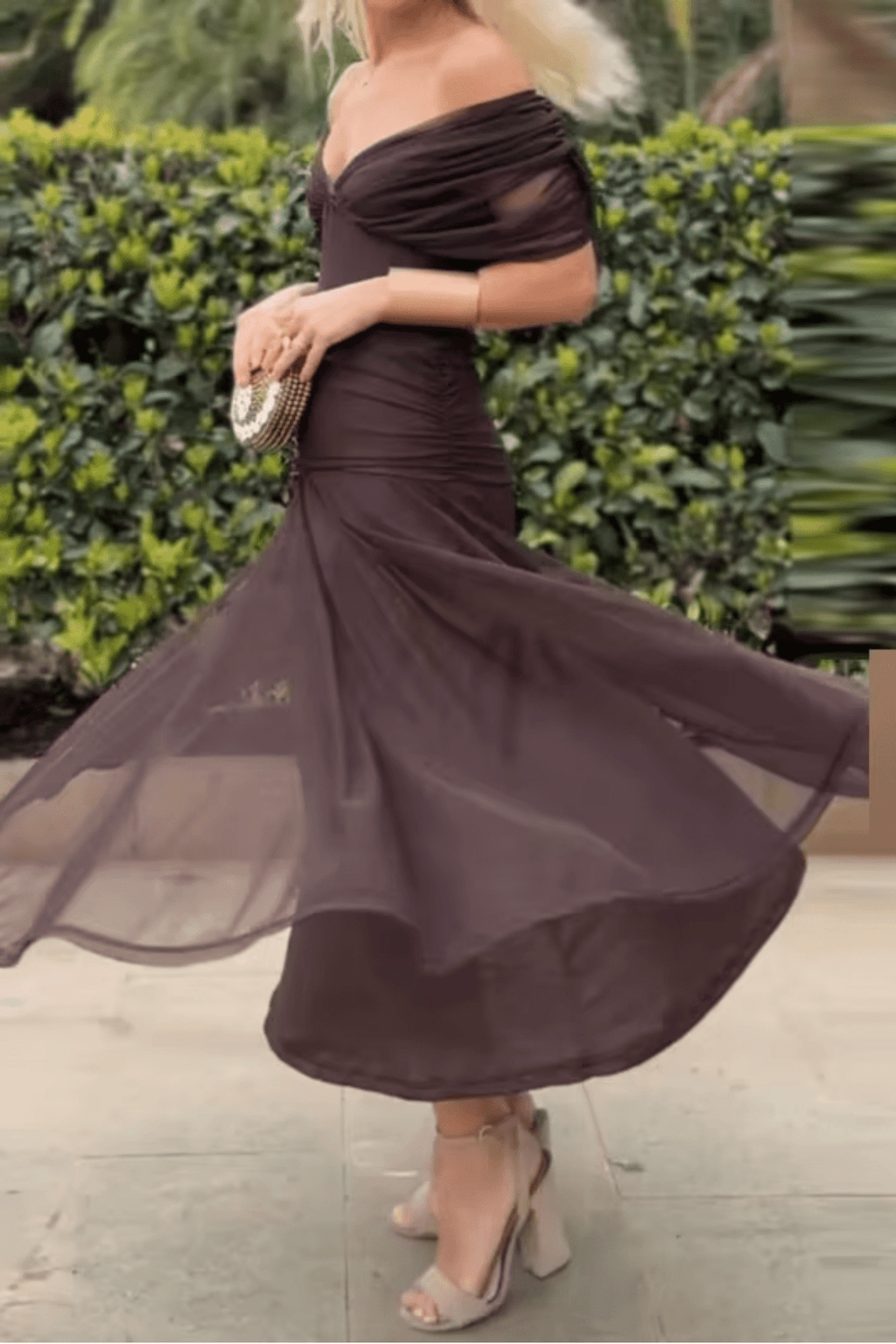 CORAL | VESTIDO CON ESCOTE V - Aurea Montiel