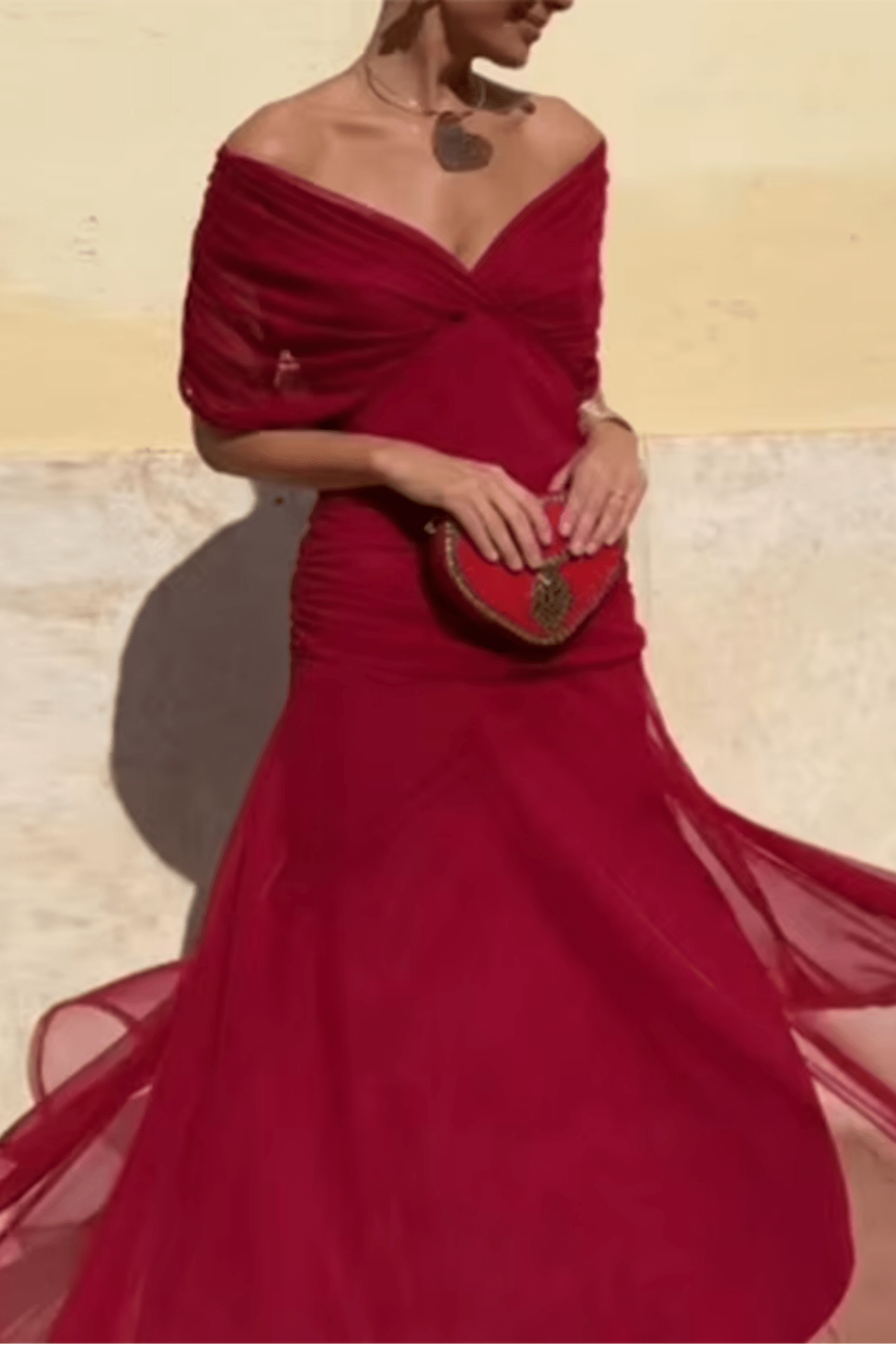 CORAL | VESTIDO CON ESCOTE V - Aurea Montiel