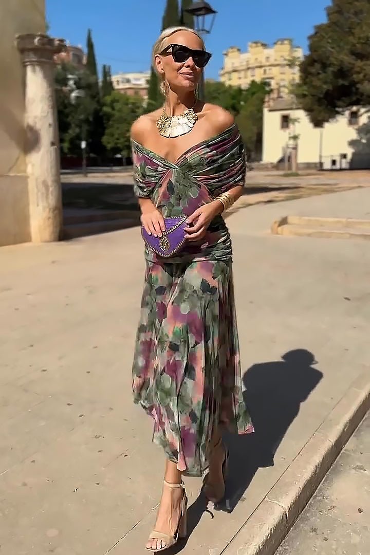 CORAL | VESTIDO CON ESCOTE V - Aurea Montiel