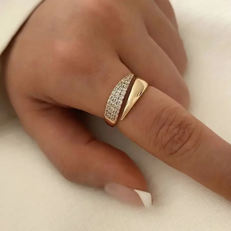 LENA | ANILLO CRUZADO CON CIRCONITAS - Aurea Montiel